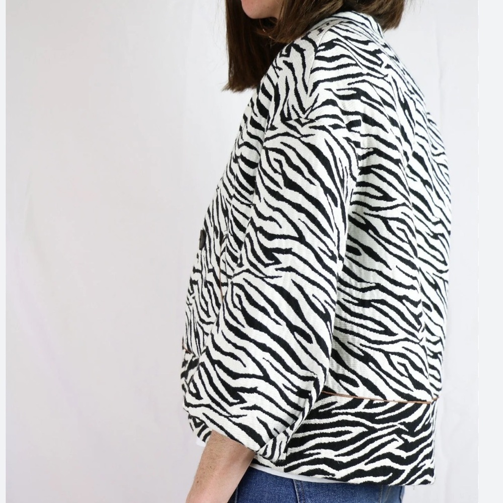 Zara Basic Zebra Print V Neck One Button Jacket - image 2